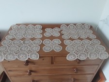 4 HANDCRAFTED PLACE SETTING SET BEIGE CROCHET MATS WITH 2 TABLE CENTRES