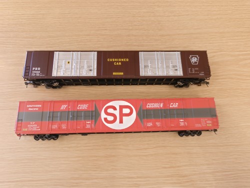 Walthers cushioned cars - cushioned,