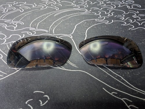 Oakley grey polarized lenses - grey,