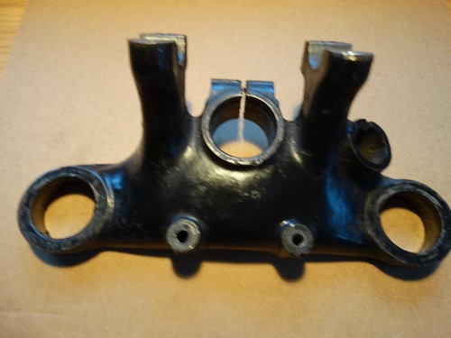 Triumph top yoke 3662 - triumph,
