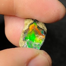2.5g Natural Ethiopian Opal Rough – Red, Green & Orange Flashes, Glassy Clarity