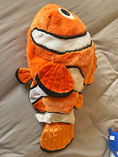 Disney store finding nemo - disney,