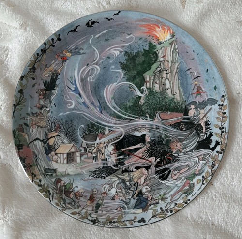 Wedgwood halloween bone - bone, china