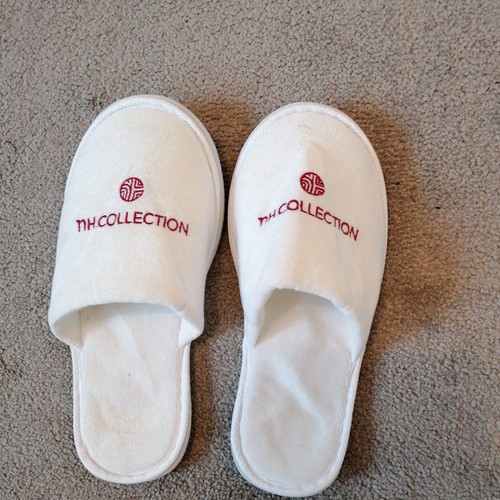 Pair slippers for home - a,