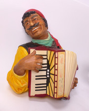 BOSSONS CHALKWARE WALL PLAQUE ROMANY GYPSY PLAYING AN ACCORDIAN - FREE POSTAGE