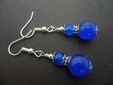 A PAIR OF PRETTY JADE BEAD