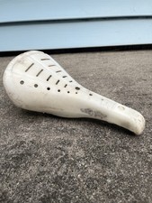 1987 GT Performer Freestyle Seat Wings Pro Bmx Cracked Dyno 2123 Viscount White