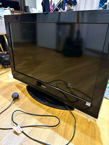 Hitachi 32in lcd 720p hd - lcd, tv