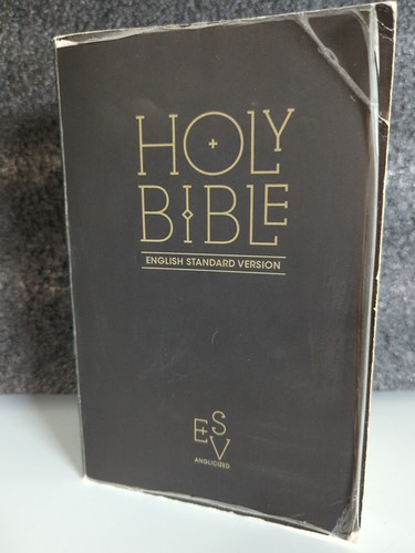 Holy bible esv anglicised - holy,