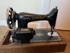 Singer Vintage Model 99K Portable Mechanical Sewing Machine with Case Untested
