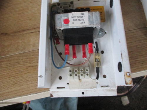 Enclosed power supply 230v - power,