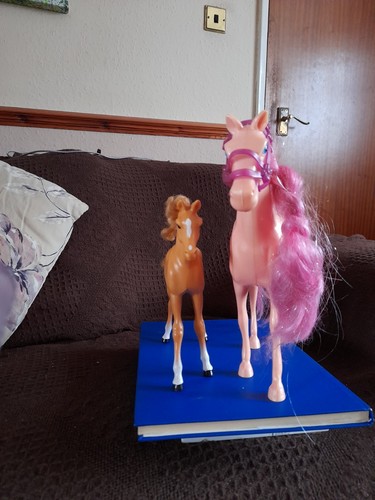 Barbie style horse - barbie, foal