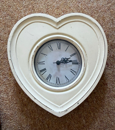 White heart shaped - white, clock