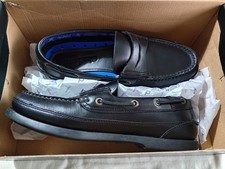Chatham deck shoes size 7