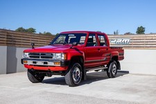1987 Toyota Hilux Double Cab 4WD 2.0L YN65