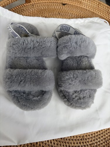 Uggs sliders kids size eu - uk,