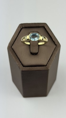 Aquamarine and diamond 9ct - aquamarine,