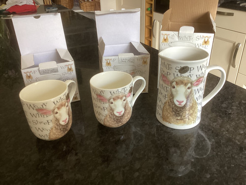 White sheep wooly - , mugs
