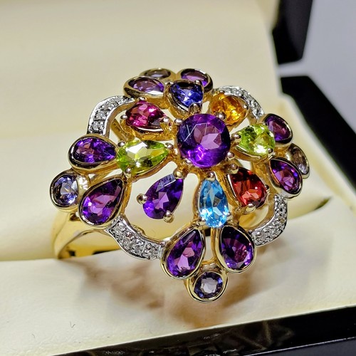 9ct yellow gold ring - set, with