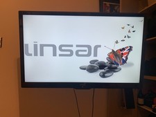 Linsar 32 Inch HD LED TV BUNDLE (inc. Freeview, remote, wall mounting arm)