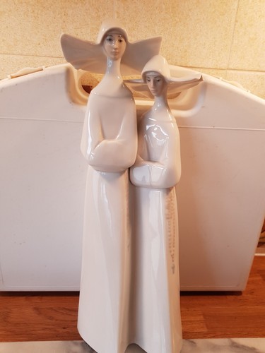 Lladro nuns figurines - nuns, (4661)