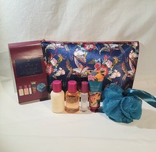 Oliver Thomas Travel Treasures