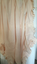 Vintage Peach 1980s Festoon Blind 8 ft wide x 5 ft long excluding frill.