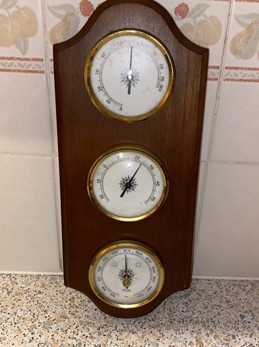 Barometer thermometer pressure - barometer,