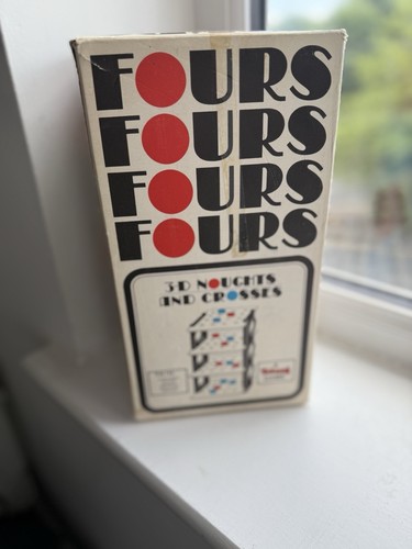 Vintage fours noughts - 3d,