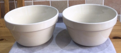 Two pudding mixing pie bowls - pudding,