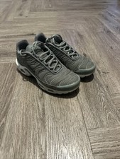 Khaki green nike TNs size 5 