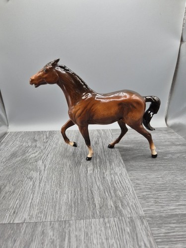 Beswick brown horse vintage - brown,