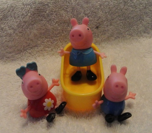 Peppa pig figures bathroom - pig,