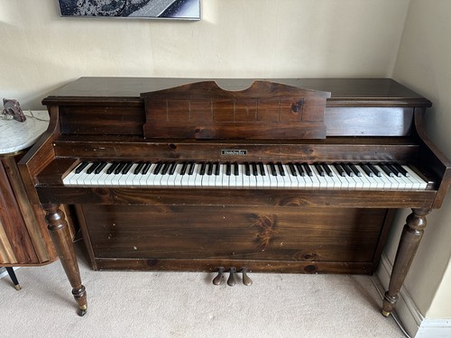 Baldwin upright piano dark - piano,