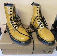 Dr Martens Air Wair Womens Boots Size 4 - bouncing soles