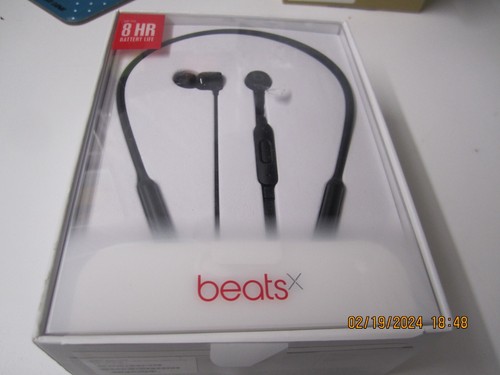 Faulty boxed beats black - beats,