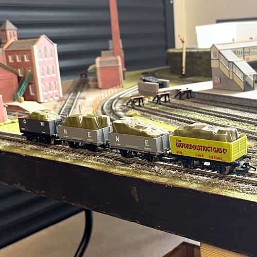 Job lot plank wagons - 4, with