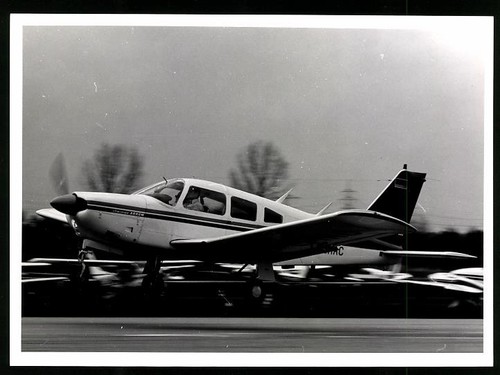 Photograph piper pa - of, pa-28
