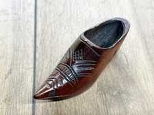 VINTAGE / ANTIQUE CARVED WOODEN SHOE ORNAMENT THIMBLE HOLDER STAND