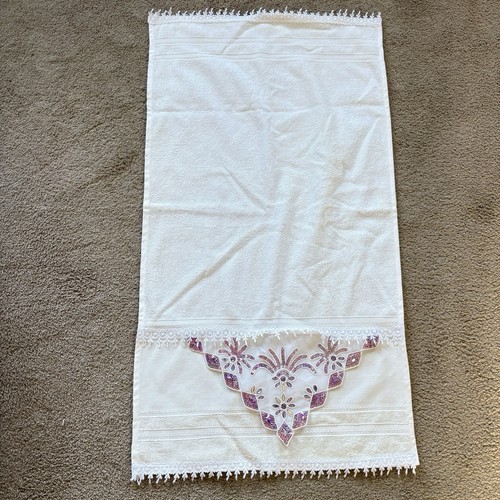 Pretty white vintage - pretty,