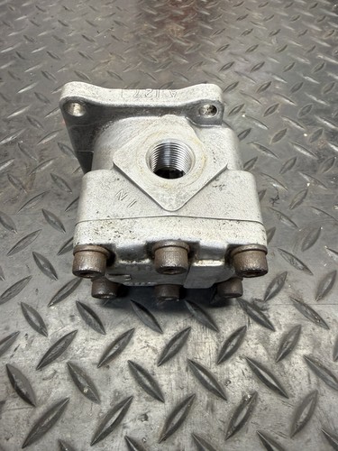 Kubota 67211 76100 hydraulic - 67211-76100,