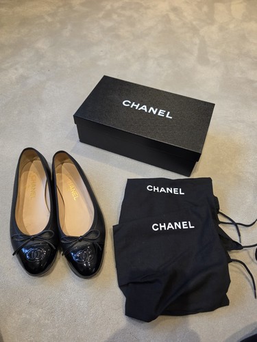 Chanel classic ballet flats - chanel,