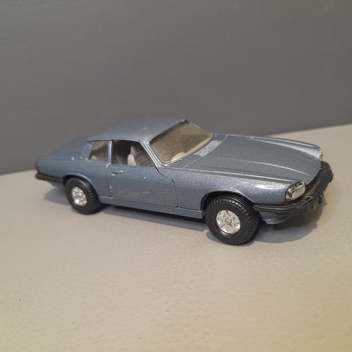 Vintage jaguar xjs - xjs, metallic