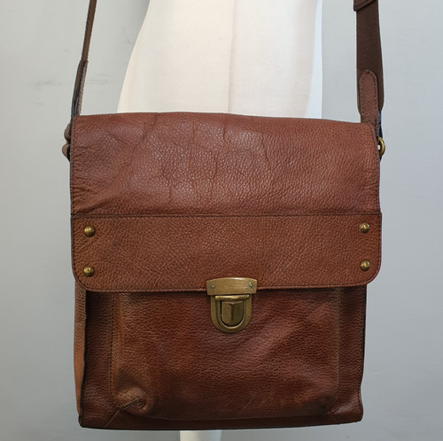Large leather messenger - large,