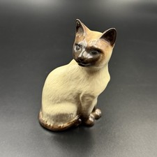 Vintage Beswick Sitting