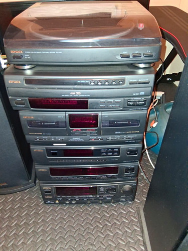 Aiwa 29300 compact stereo - aiwa,
