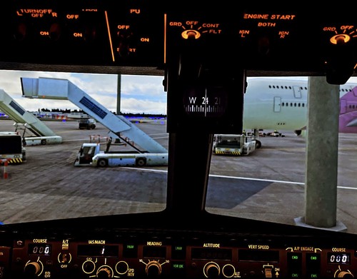 Boeing 737 style wet - style, compass