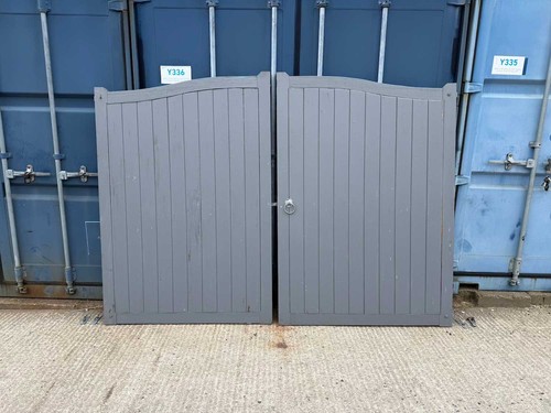 Used wooden drive way - way, gates