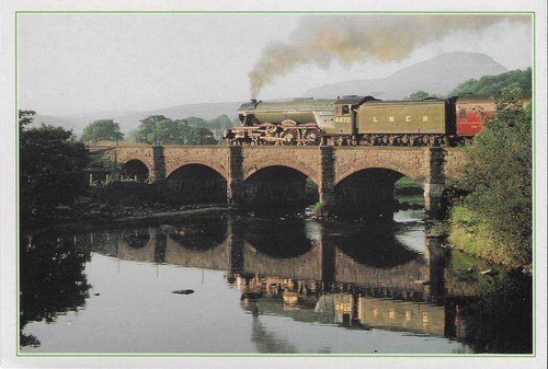 Railway postcard lner 4472 - lner,