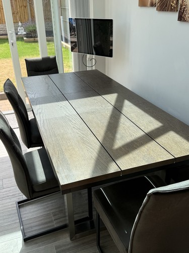 Dinning room table extendable - room,